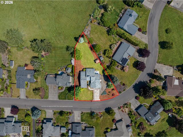 22713 Se NAOMI Dr, Damascus, OR 97089