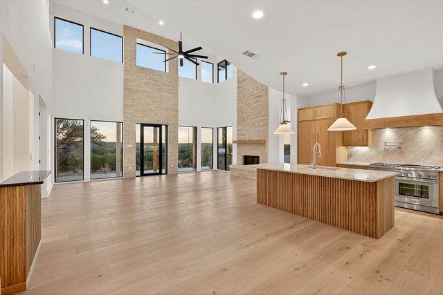 400 Emerald WAY, Horseshoe Bay, TX 78657