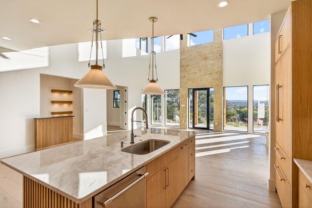 400 Emerald WAY, Horseshoe Bay, TX 78657