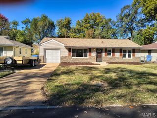 8 Elwood Court, Florissant, MO 63031