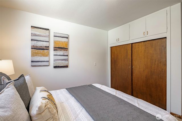 215 E Front Street, Lynden, WA 98264