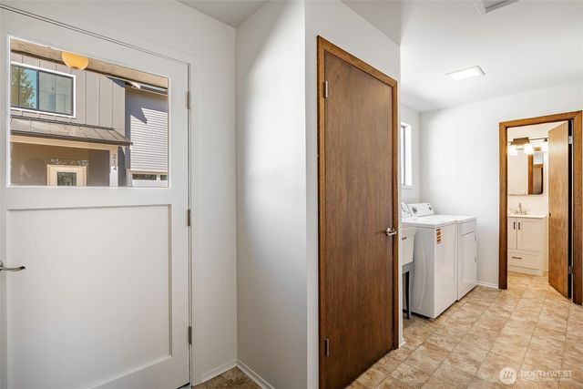 215 E Front Street, Lynden, WA 98264