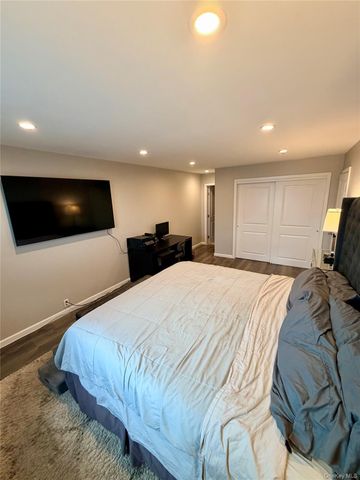 360 Shore Road 9B, Long Beach, NY 11561