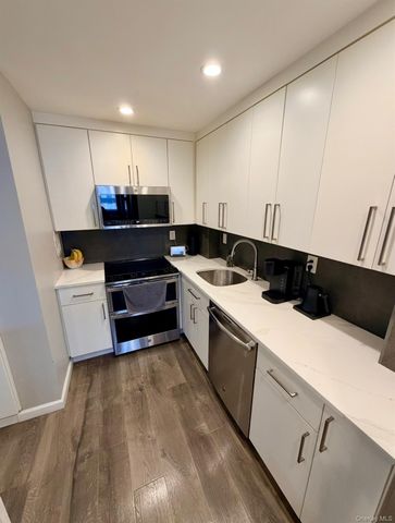 360 Shore Road 9B, Long Beach, NY 11561