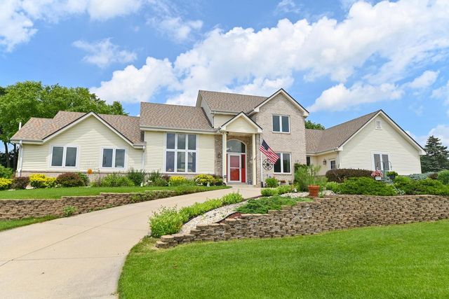 4905 S Radisson COURT, New Berlin, WI 53151