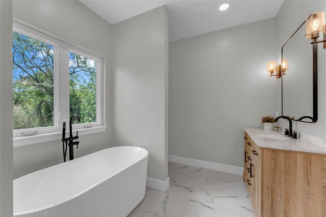 1175 Moose TRL, Kingsland, TX 78639