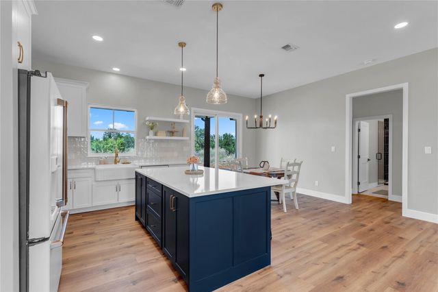 1175 Moose TRL, Kingsland, TX 78639