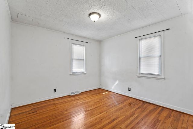 437 Sugar Creek Road, Laurens, SC 29360