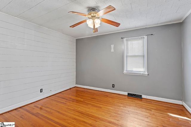 437 Sugar Creek Road, Laurens, SC 29360