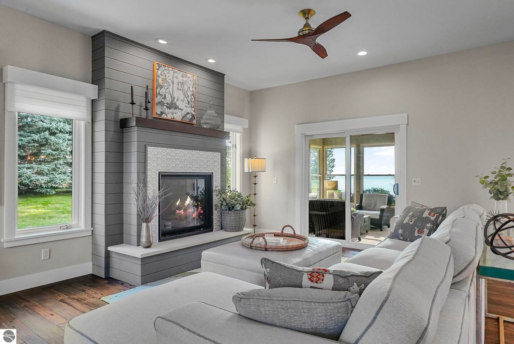 Image 10 of property listing at 9546 Eastridge Drive, Traverse City, MI 49686