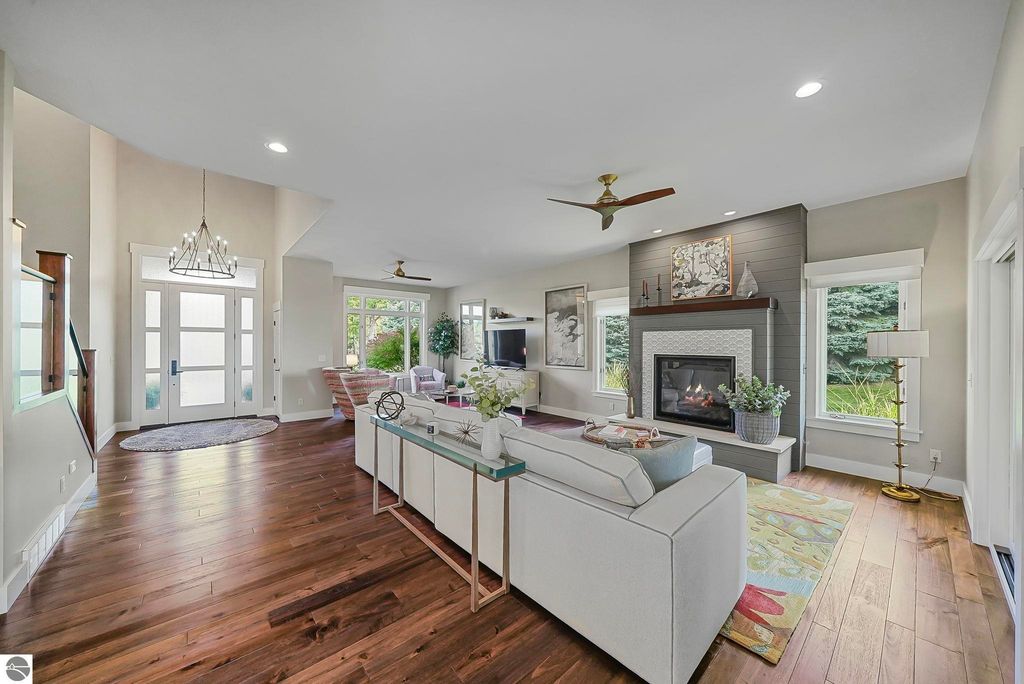 Image 13 of property listing at 9546 Eastridge Drive, Traverse City, MI 49686