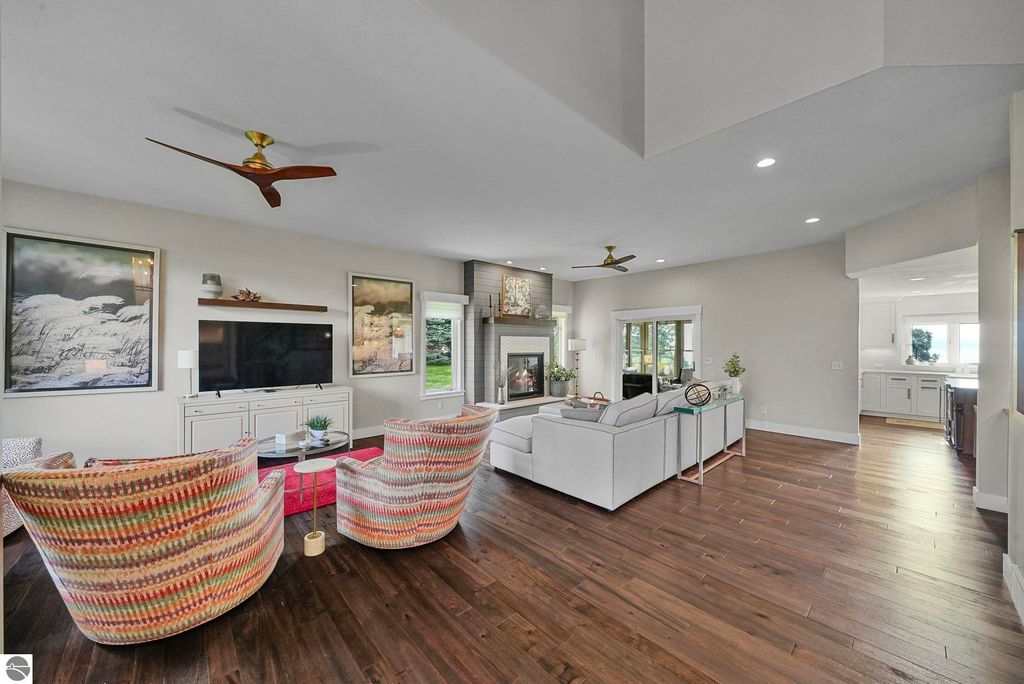 Image 16 of property listing at 9546 Eastridge Drive, Traverse City, MI 49686