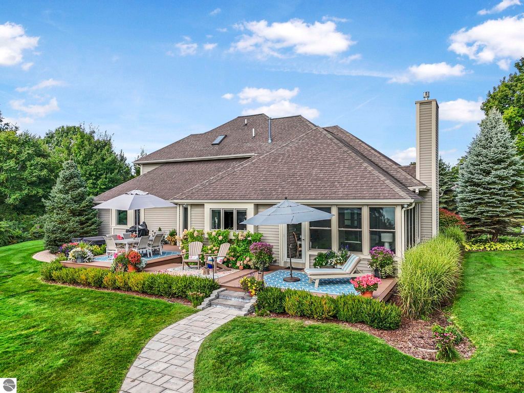 Image 3 of property listing at 9546 Eastridge Drive, Traverse City, MI 49686