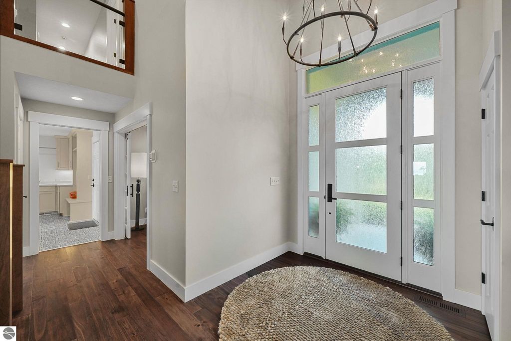 Image 7 of property listing at 9546 Eastridge Drive, Traverse City, MI 49686