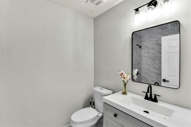 8438 N Pond Drive, Riverdale, GA 30274