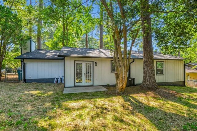 8438 N Pond Drive, Riverdale, GA 30274