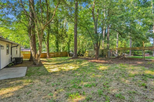 8438 N Pond Drive, Riverdale, GA 30274