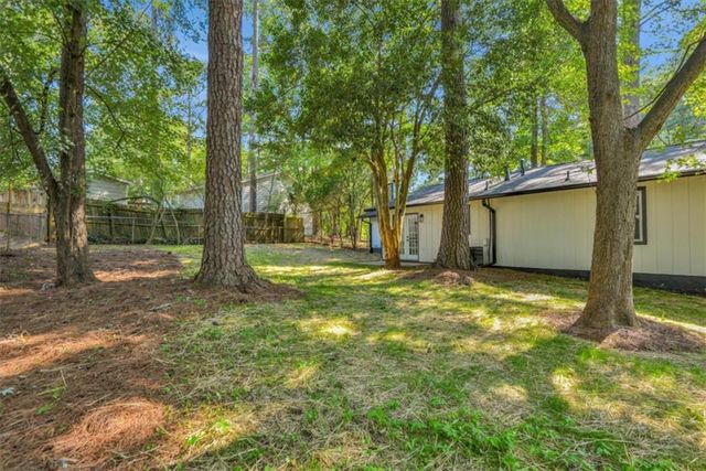 8438 N Pond Drive, Riverdale, GA 30274