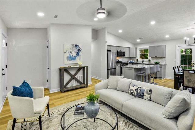 8438 N Pond Drive, Riverdale, GA 30274