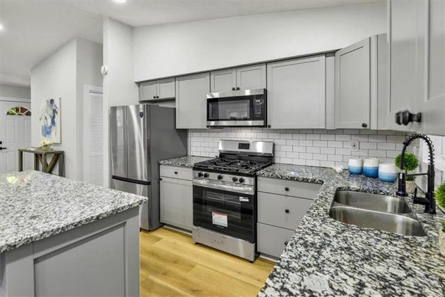 8438 N Pond Drive, Riverdale, GA 30274