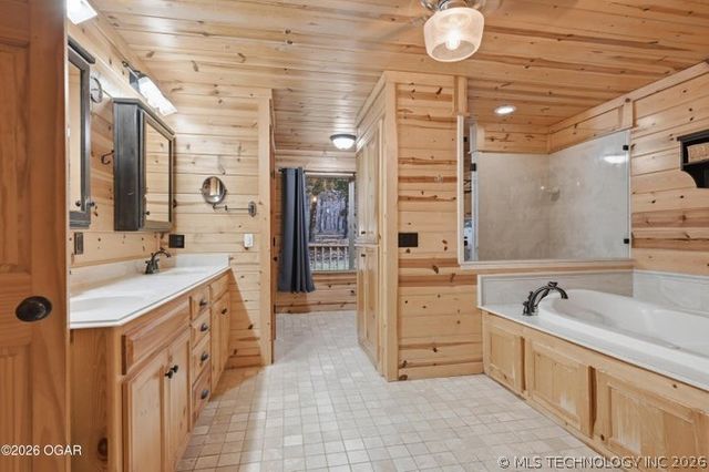 55750 360 Road, Jay, OK 74346