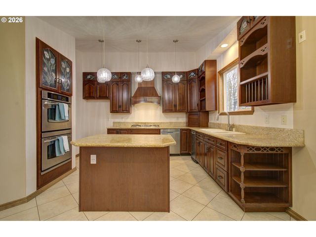 498 BRYANT HILL Rd, Woodland, WA 98674