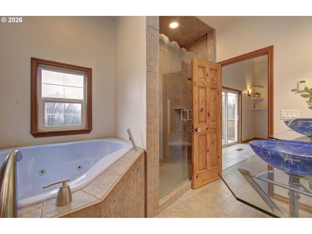 498 BRYANT HILL Rd, Woodland, WA 98674