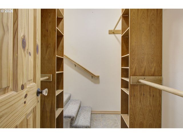 498 BRYANT HILL Rd, Woodland, WA 98674