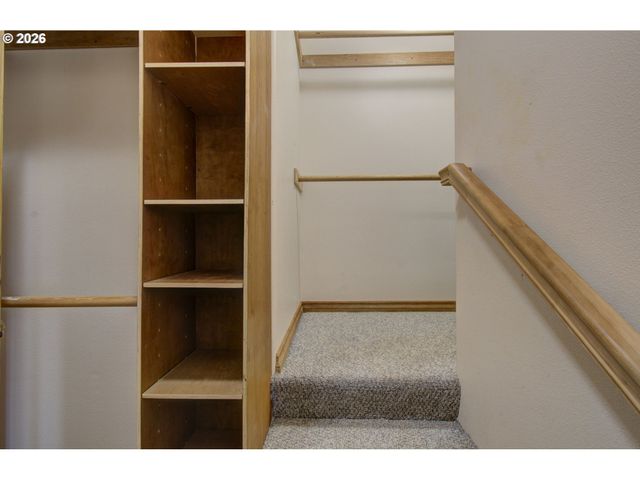 498 BRYANT HILL Rd, Woodland, WA 98674