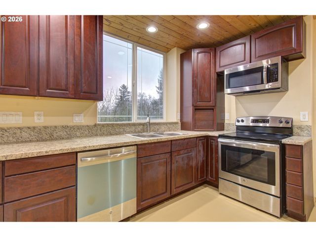 498 BRYANT HILL Rd, Woodland, WA 98674