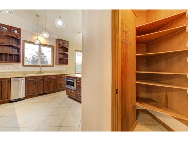 498 BRYANT HILL Rd, Woodland, WA 98674