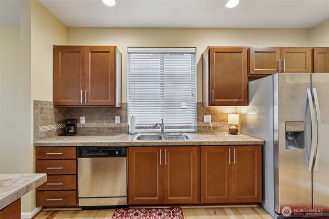 21463 SE 273rd Court, Maple Valley, WA 98038