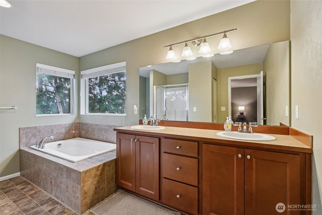 21463 SE 273rd Court, Maple Valley, WA 98038