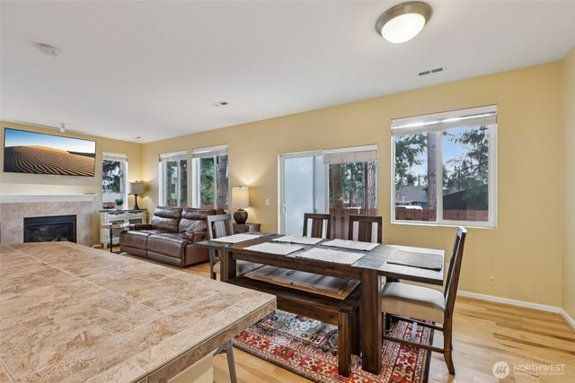 21463 SE 273rd Court, Maple Valley, WA 98038