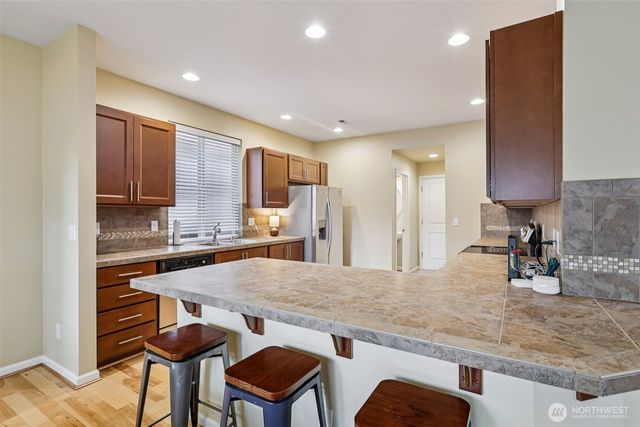 21463 SE 273rd Court, Maple Valley, WA 98038