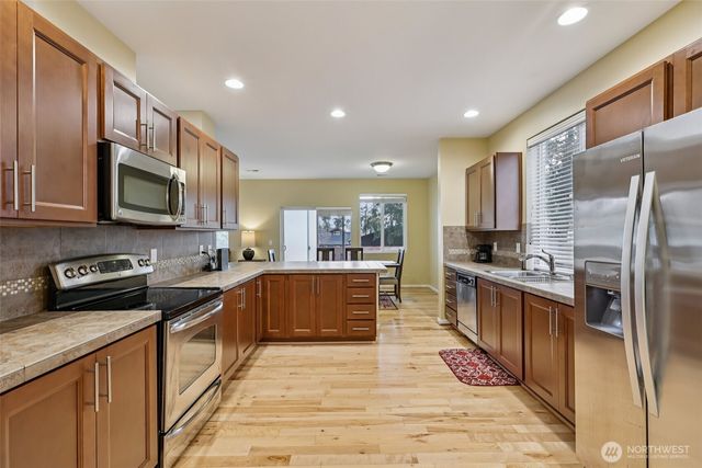 21463 SE 273rd Court, Maple Valley, WA 98038