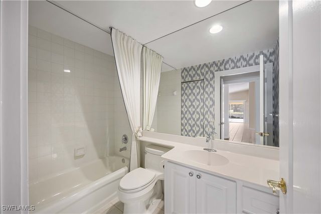 5306 Guadeloupe WAY, Naples, FL 34119