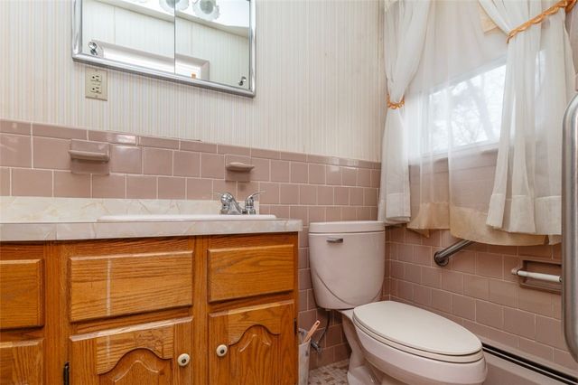 28 Wisteria Drive, Coventry, RI 02816