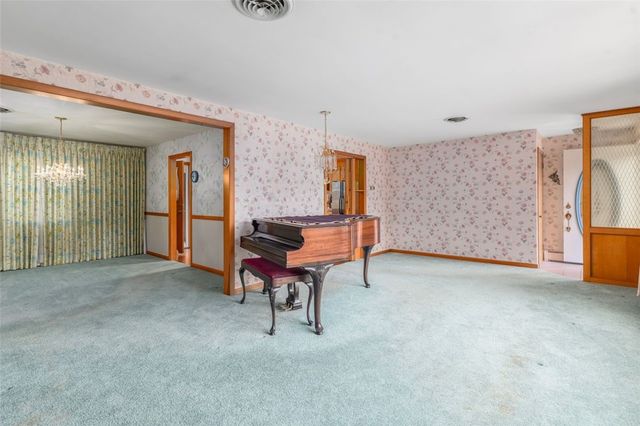 28 Wisteria Drive, Coventry, RI 02816