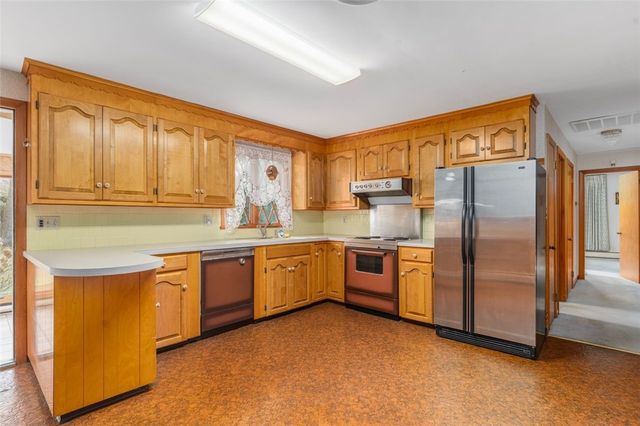 28 Wisteria Drive, Coventry, RI 02816