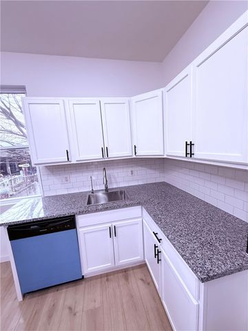 915 2nd St, Monessen, PA 15062