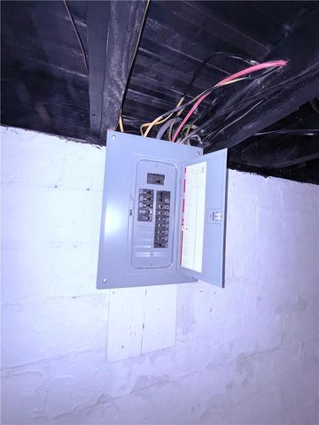 915 2nd St, Monessen, PA 15062