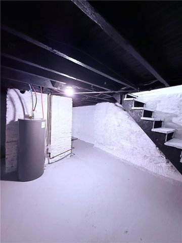 915 2nd St, Monessen, PA 15062