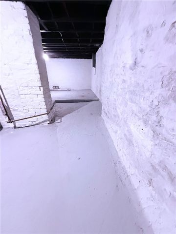 915 2nd St, Monessen, PA 15062