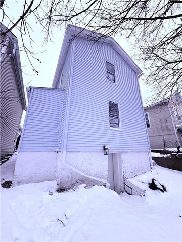 915 2nd St, Monessen, PA 15062