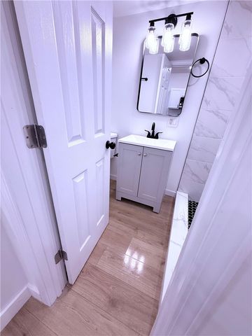 915 2nd St, Monessen, PA 15062