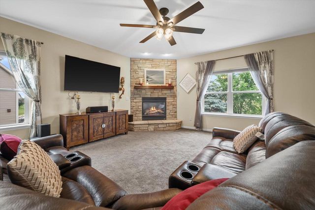 W141N10538 Wooded Hills DRIVE, Germantown, WI 53022