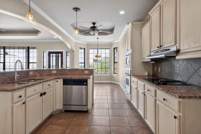 1100 Limestone N, Horseshoe Bay, TX 78657