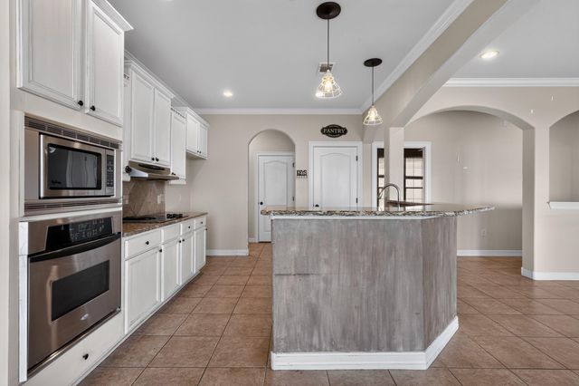 1100 Limestone N, Horseshoe Bay, TX 78657