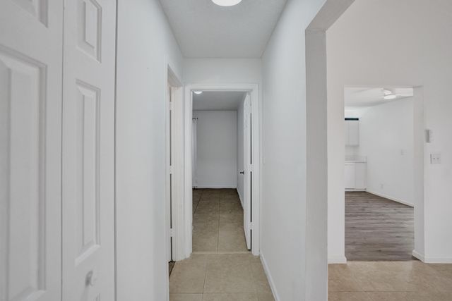 820 NW 21st Way 820, Delray Beach, FL 33445